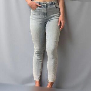 Abercrombie & Fitch High Rise Skinny Jeans